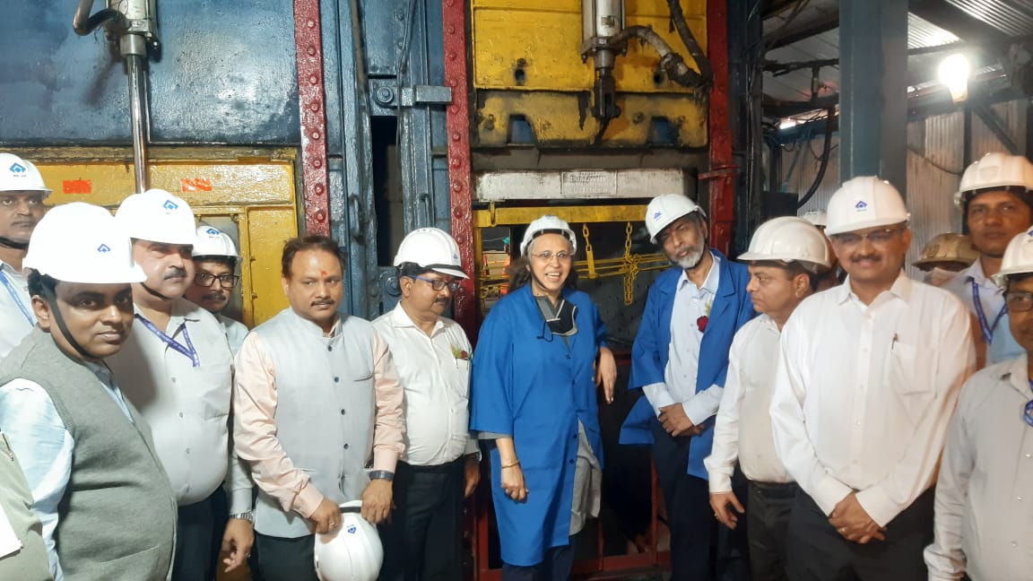 धनबाद : जिस खदान पर अमिताभ बच्चन की फिल्म  कालापत्थर' बनी थी, उसमें उतरी सेल चेयरमैन