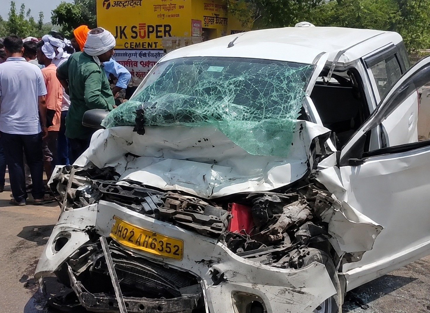 बागेश्वर धाम से वापस लौट रहे चार लोगों की सड़क दुर्घटना में मौत, एक घायल