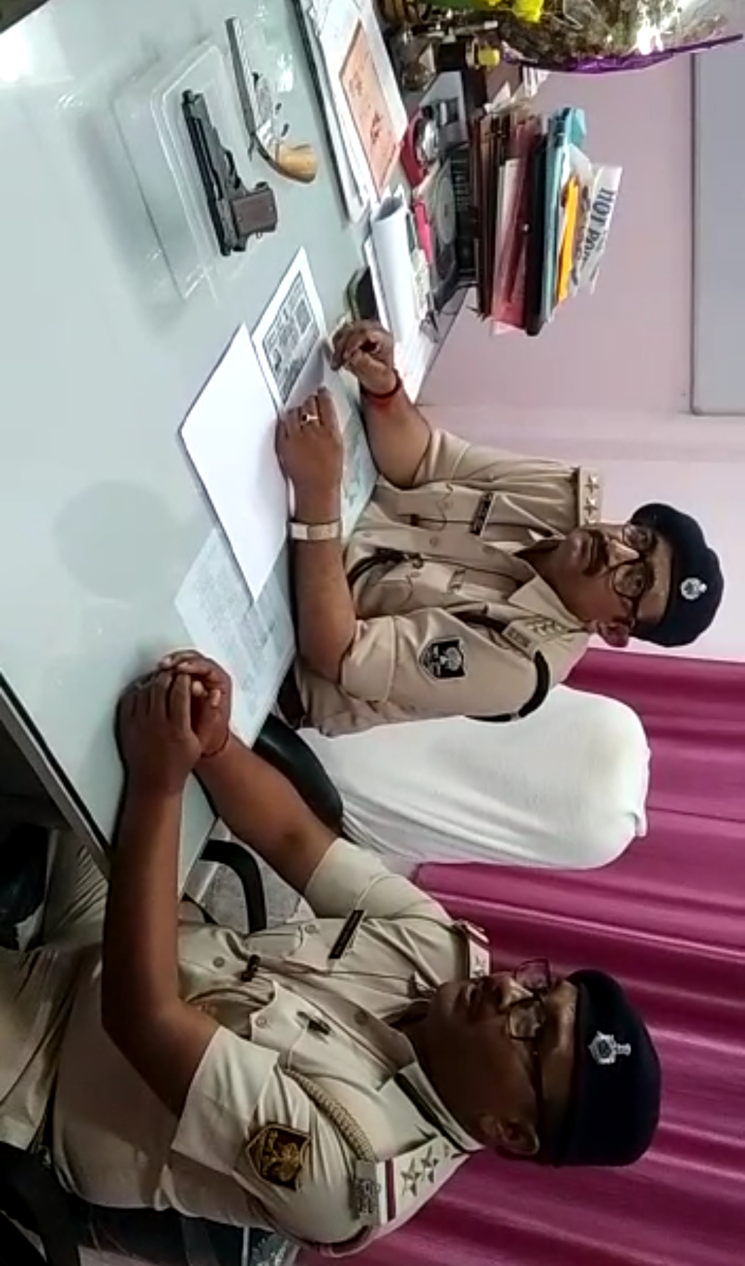 हथियार की खरीद विक्री कर रहे दो तस्कर गिरफ्तार,एक देसी कट्टा, एक पिस्टल और दो जिंदा कारतूस बरामद