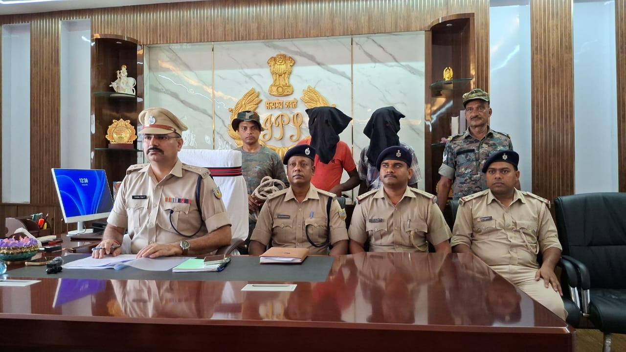 पाकुड़: अमड़ापाड़ा में बीजीआर माइनिंग कंपनी से 50 लाख की रंगदारी मामले में दो आरोपी गिरफ्तार