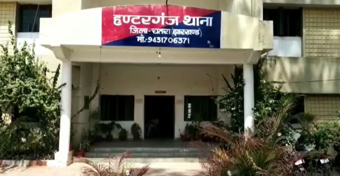 युवक की मौत के बाद बिफरे परिजन, कहा ससुराल वालों ने ही जहर खिला कर मार डाला