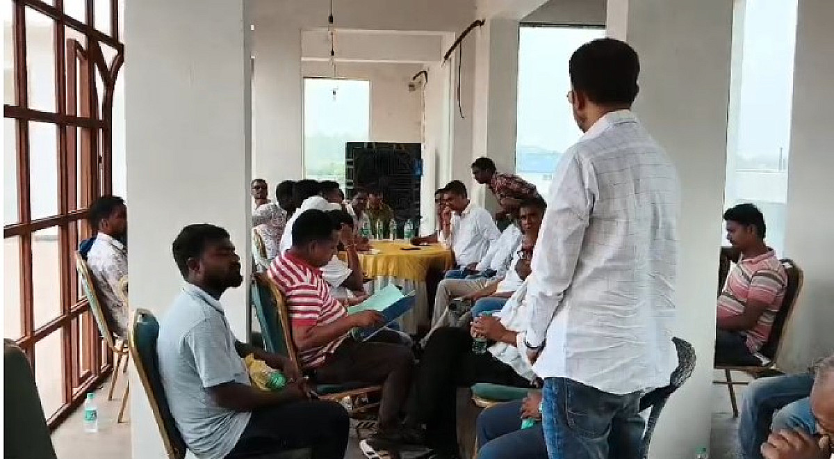धनबाद में कोयला चोरी पर बवाल, आजसू ने पुलिस पर लगाए मिलीभगत के आरोप