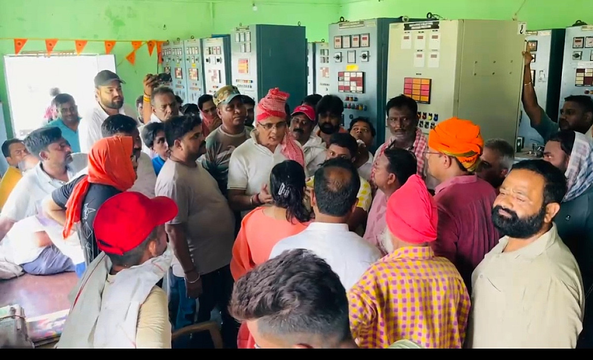 झरिया जब "चिल्लाई" कि बिजली दो -पानी दो तो विधायक उतरीं सड़क पर, फिर क्या हुआ