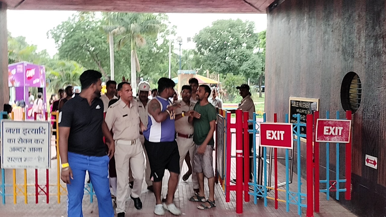 প্রাণিসম্পদমন্ত্রীর