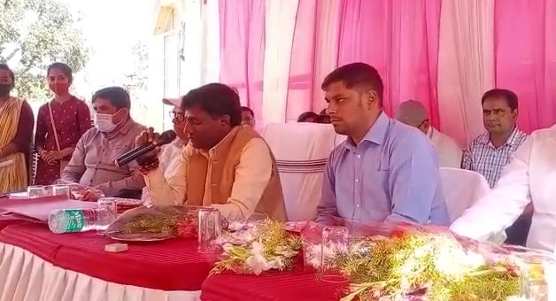 देवघर में 16 हजार दिव्यांगों को 3 अप्रैल तक प्रमाण-पत्र निर्गत करने का डीसी ने दिया निर्देश