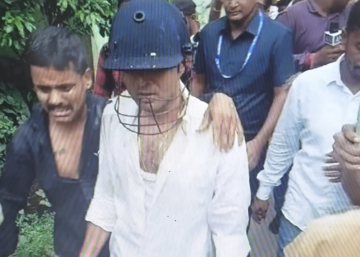 बंगाल : ममता बनर्जी के भतीजे और सांसद अभिषेक बनर्जी पर कोलकाता में हमला, दो पहिया से कैसे भागे