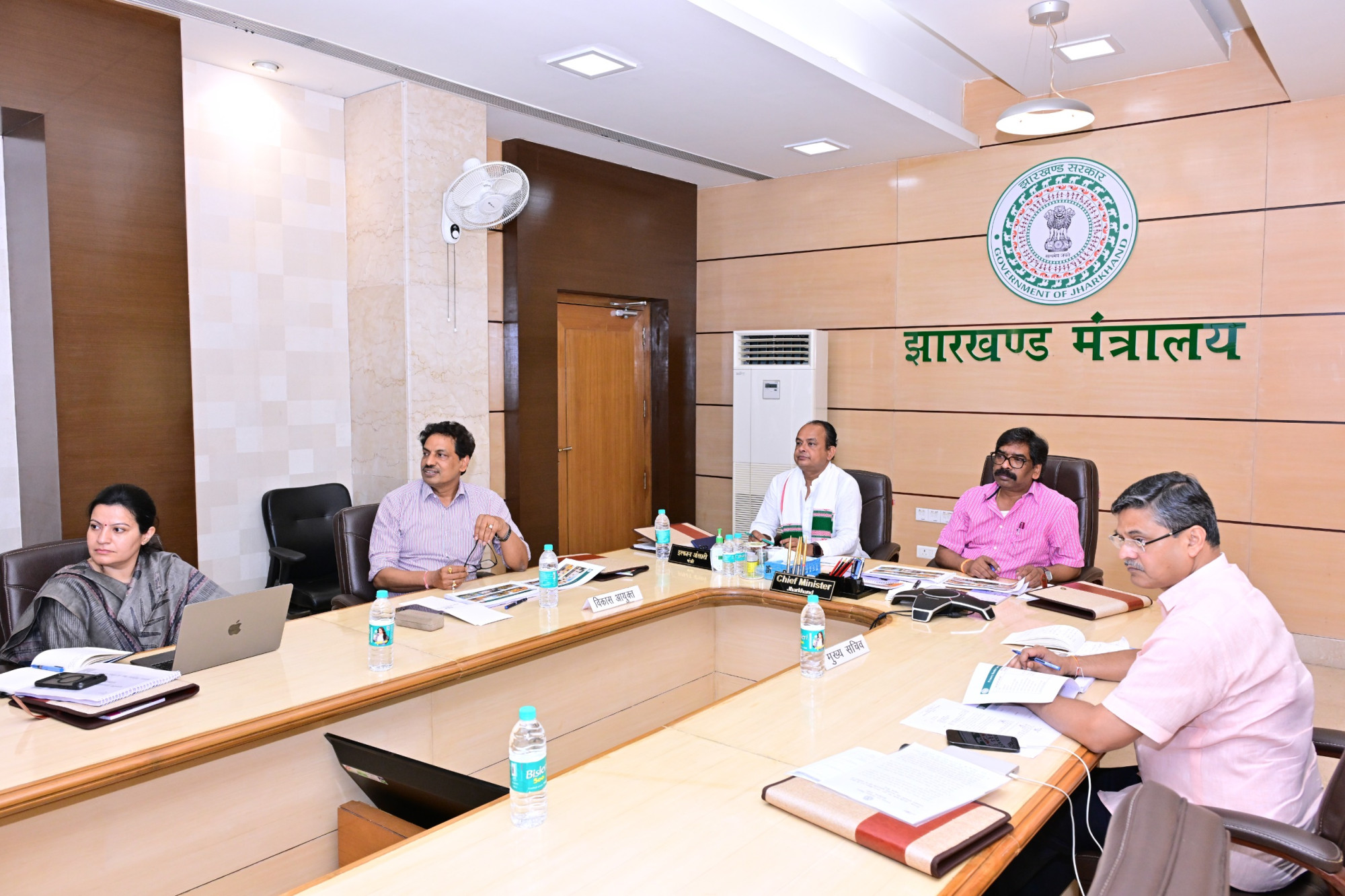 सीएम ने की स्वास्थ्य विभाग की समीक्षा,बदहाल एम्बुलेंस संचालन पर जताई नाराजगी   