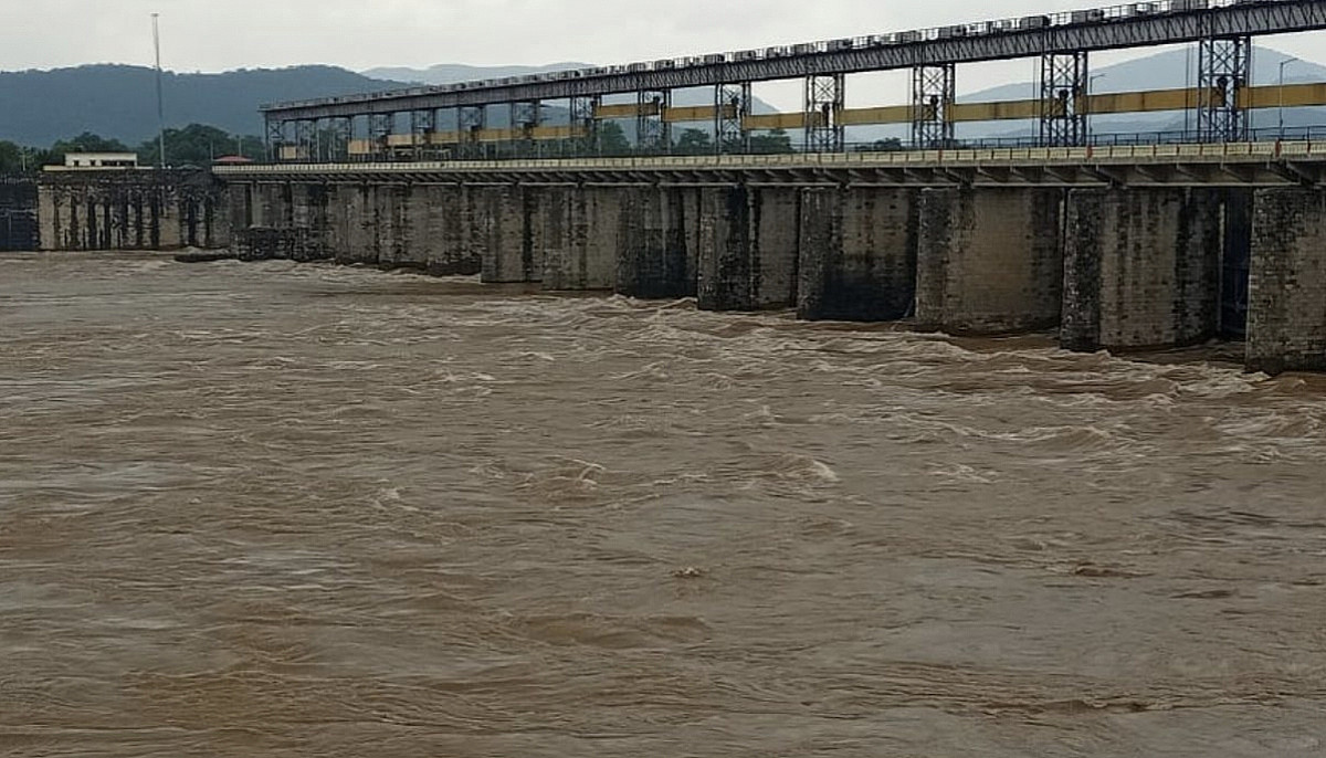 किसानों के लिए वरदान, पर्यटकों के लिए खूबसूरत ठिकाना है गालूडीह बराज डैम, जानिए क्या है खासियत