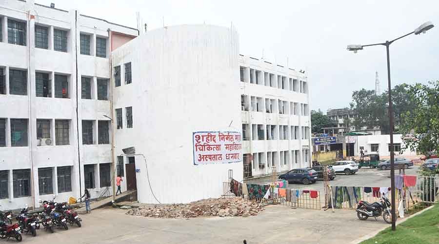 पूछ रहा धनबाद, हेमंत बाबू ! SNMMCH की सीटें कब बढ़ेंगी?