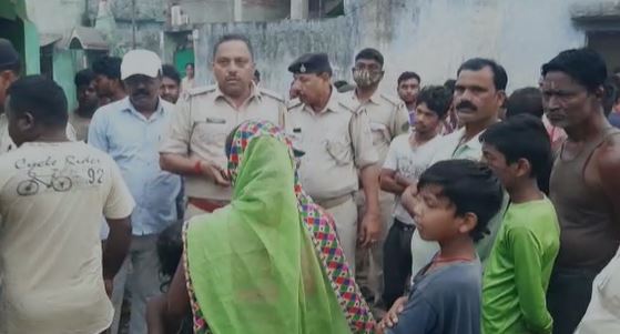 रविदास टोला में होलिका दहन के नाम पर मनचलों ने मचाया उत्पात, ग्रामीणों में आक्रोश