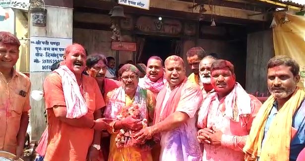 बासुकीनाथ में हरि और हर का हुआ मिलन, भक्तों ने जमकर खेली होली