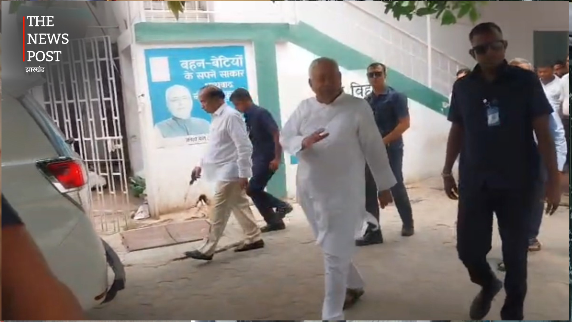 हथियारों को पूज कर कहा, हिंदुत्व ही राष्ट्रीयता है