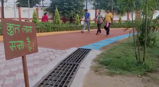 धनबाद नगर निगम ने डॉगी-टॉमी पर लगाई पाबंदी , मॉर्निंग वॉक में नहीं ले जा सकेंगे अब कुत्ते के शौकिन