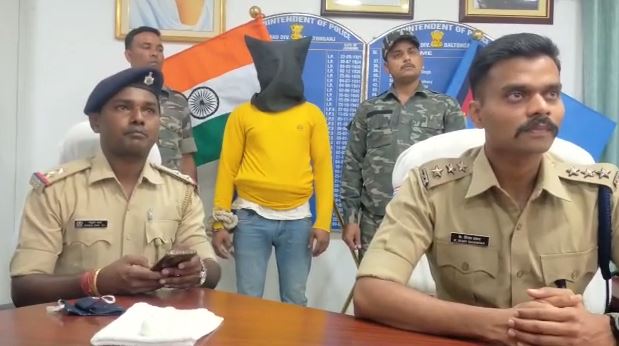 रंगदारी वसूलने आए एक अपराधी को पुलिस ने पिस्टल के साथ दबोचा