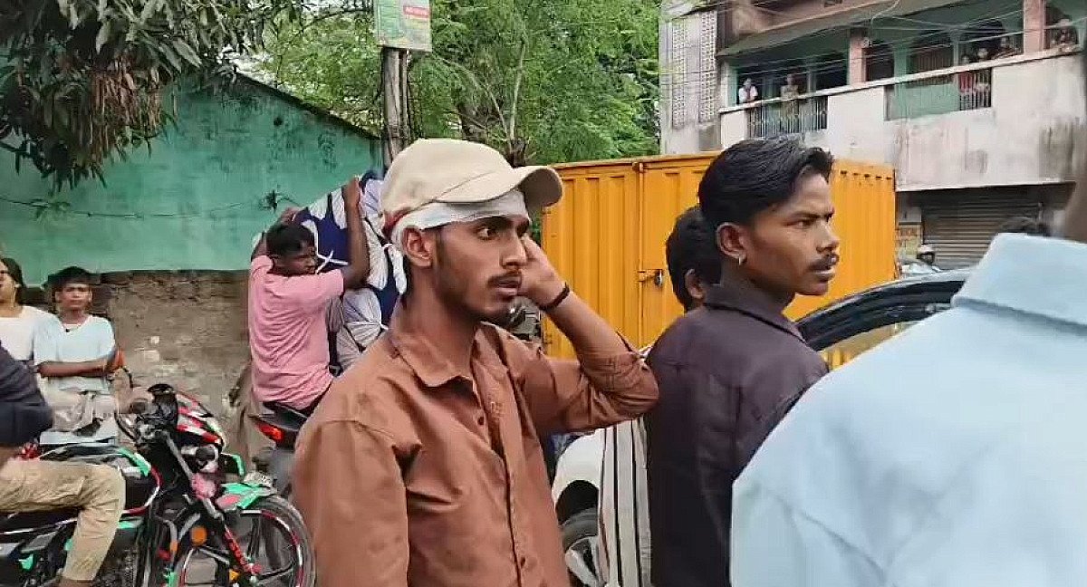 जमशेदपुर: राह चलते युवक पर चापड़ से हमला,गंभीर रूप से घायल अमन अस्पताल में भर्ती