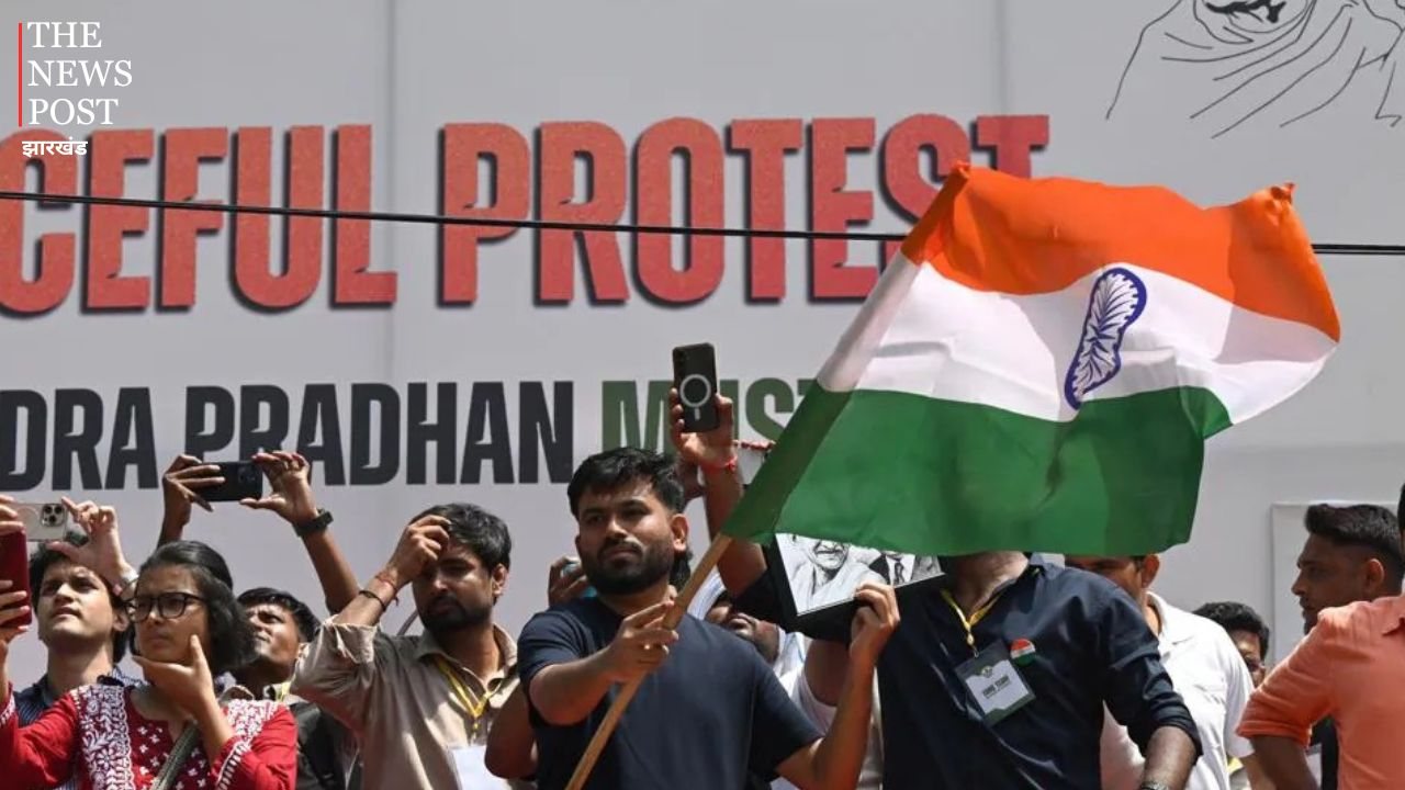 बड़ी खबर: दिल्ली में 'आर या पार' की लड़ाई! CJP प्रदर्शनकारियों पर लाठीचार्ज, छात्रों पर चला पुलिस का डंडा