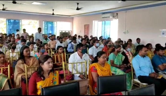 संताल के छात्रों को ऑनलाइन पढ़ाई के लिए शिक्षा विभाग और निजी मोबाइल एप कंपनी के बीच एमओयू