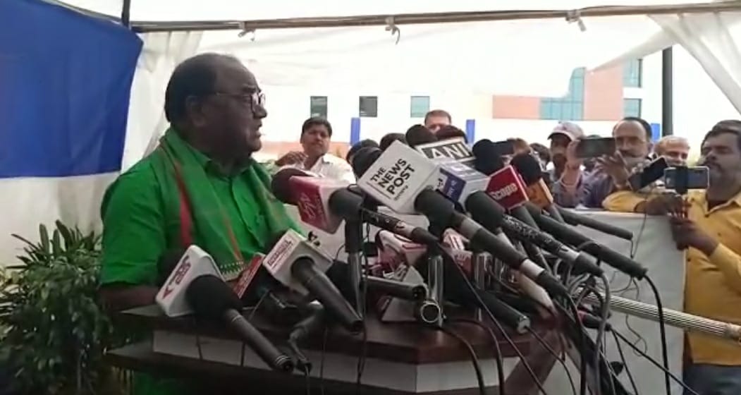 मीडिया के सामने फूट-फूट कर रोए लोबिन, एक बार फिर सीएम हेमंत सोरेन पर बरसे