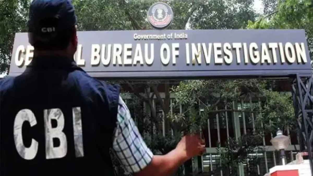 CBI की बड़ी कार्रवाई: CWC अधिकारी और पत्नी पर 1.11 करोड़ की 'अघोषित संपत्ति' का केस, भ्रष्टाचार की FIR दर्ज