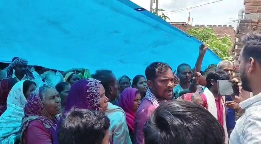 कोडरमा में धर्मांतरण के आरोप पर बवाल! प्रार्थना सभा को लेकर आमने-सामने आए दो पक्ष, पुलिस ने संभाला मोर्चा