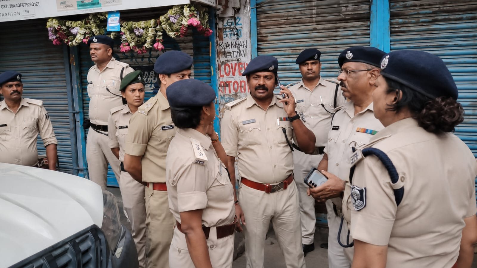 पटना में मतदान के बीच शराब तस्करी का खुलासा, बूथ संख्या 366 के पास आरोपी गिरफ्तार