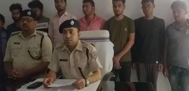 KYC अपडेट करने के नाम कर करते थे फोन, उड़ा लेते थे खाते की रकम, आठ धराए