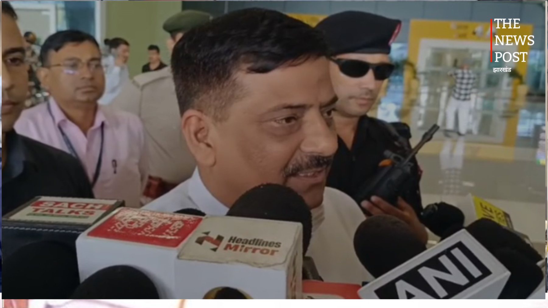 आया है ईशु / आया है आया मसीह / तू गुनाहगारों को देने सहारा….लुईस मरांडी के आवास पर यूं मना क्रिसमस