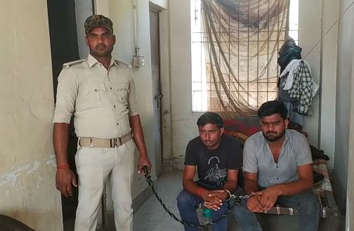 उत्पाद विभाग ने वाहन जांच के दौरान कार से तीन करोड़ रुपया के साथ दो लोगों को किया गिरफ्तार