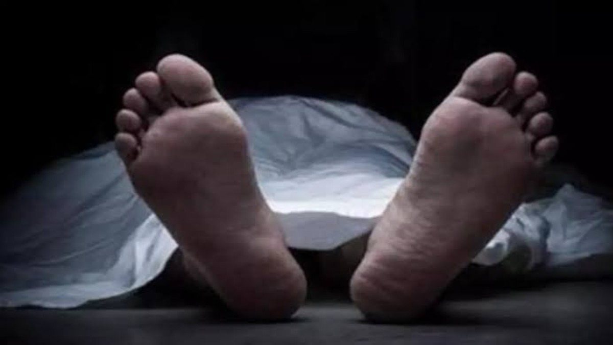 RANCHI: जारागोड़ा चट्टान पर मिला युवक का शव, धारदार हथियार से हत्या की आशंका