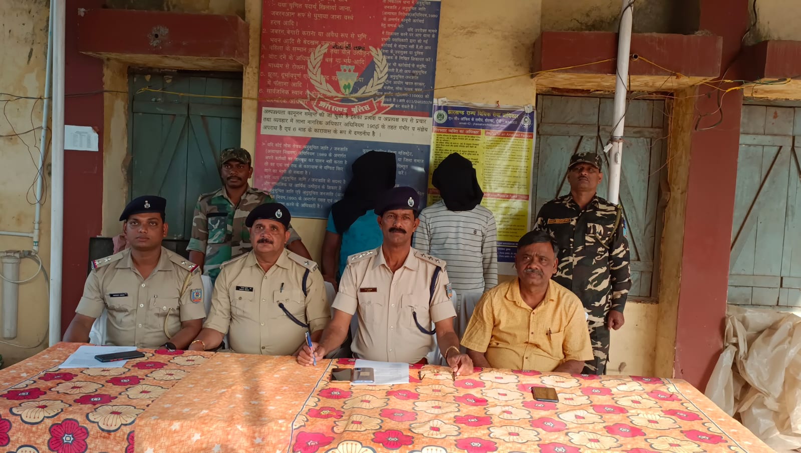 घटना की योजना बना रहे दो अपराधी  हथियार के साथ गिरफ्तार