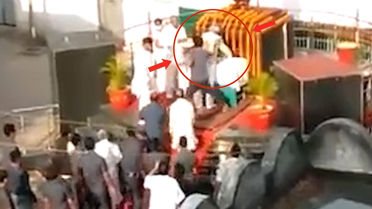 सीएम नीतीश कुमार पर एक शख्स ने चलाया मुक्का, निजी कार्यक्रम में पहुंचे थे बख्तियारपुर,देखिए वायरल वीडियो