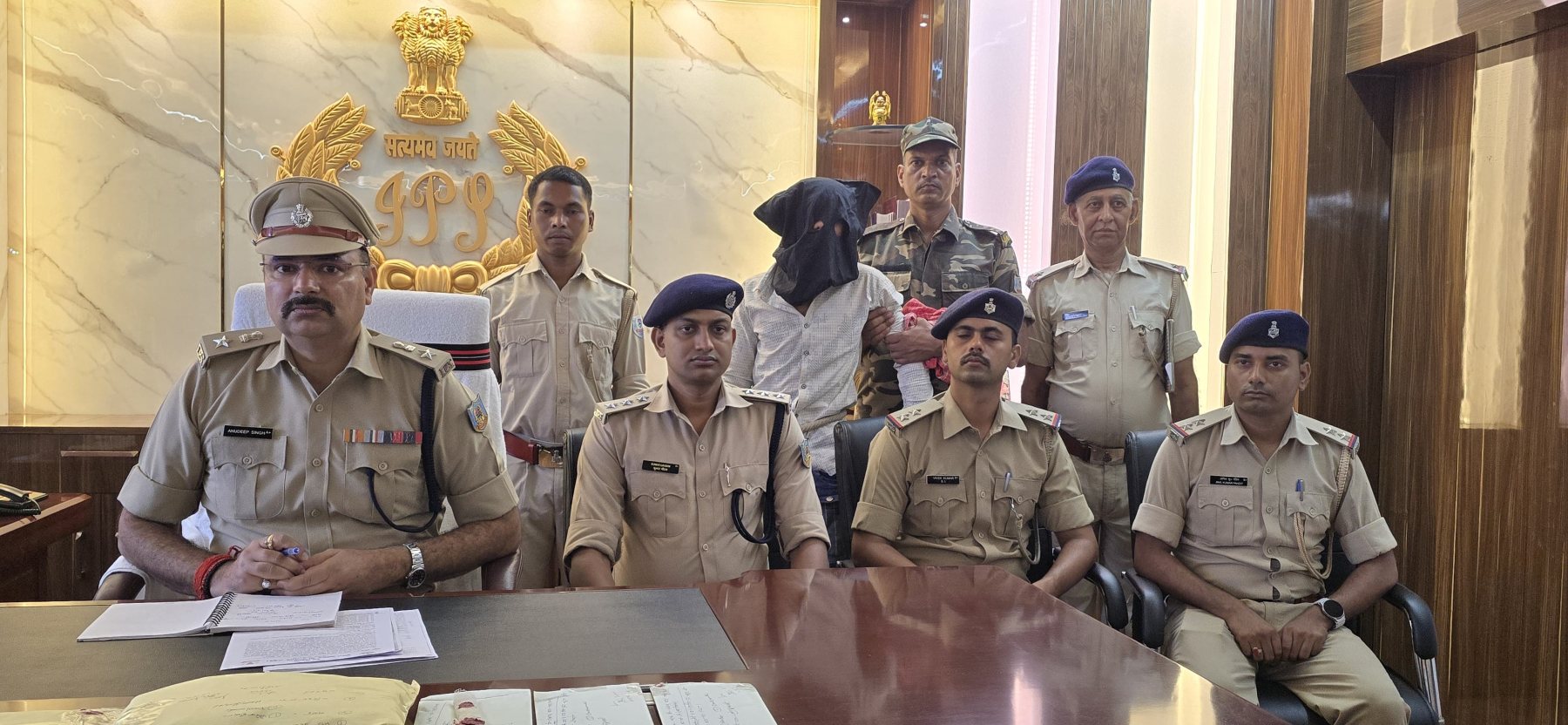 पाकुड़ डबल मर्डर केस: 12 घंटे में पुलिस ने सुलझाई गुत्थी, पत्नी और सास की हत्या के आरोप में शख्स गिरफ्तार
