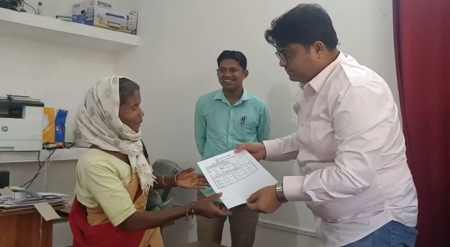 डीसी के निर्देश पर 56 हजार गरीबों को मिला ग्रीन कार्ड का लाभ, 16 हजार जुड़े NFSA से