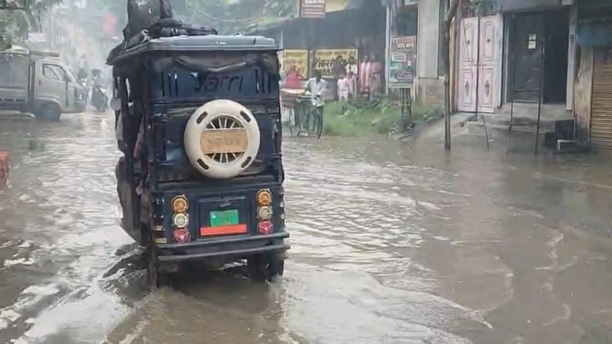 Weather Alert:15 अगस्त पर पूरे झारखंड में बारिश का अलर्ट, जमशेदपुर में बाढ़ जैसे हालात, पढ़िए ताजा अपडेट   