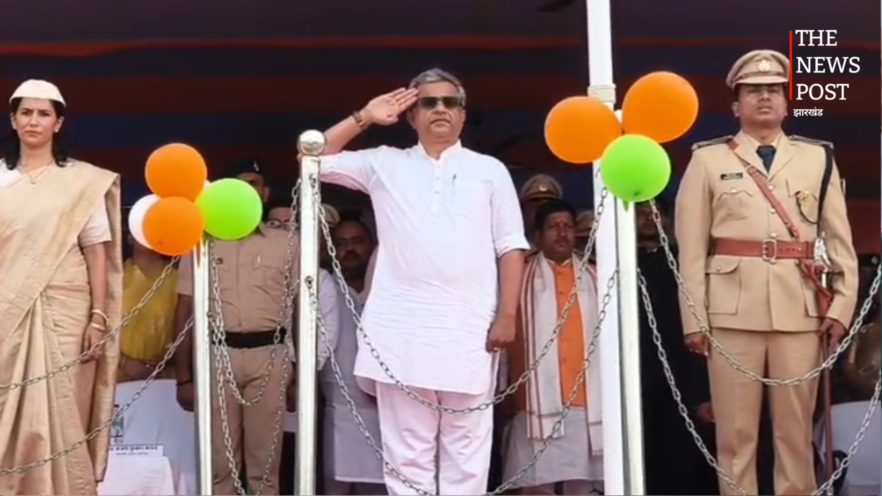 भागलपुर के सैंडिस कंपाउंड में नीतीश मिश्रा ने किया झंडोत्तोलन, गिनाईं बिहार सरकार की उपलब्धियां