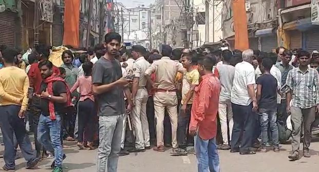 पटना सिटी में दिनदहाड़े अपराधियों ने की ताबड़तोड़ फायरिंग, एक की मौत, दो घायल