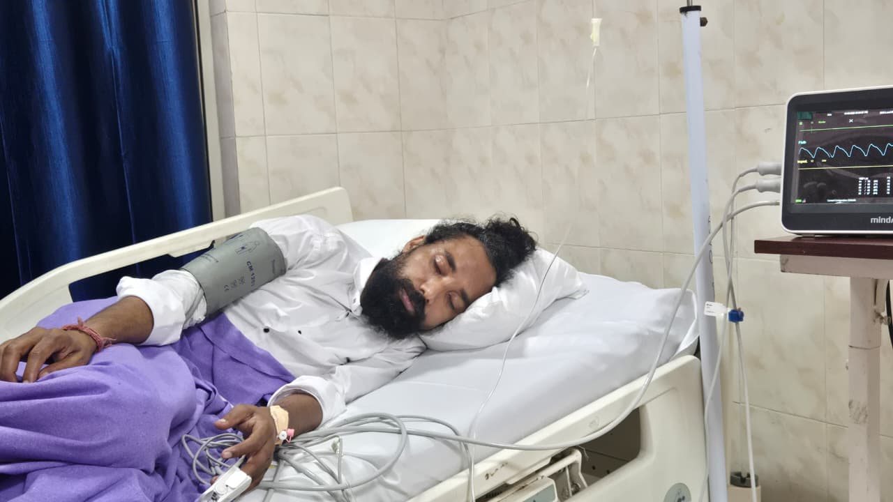 भूख हड़ताल के 16वें दिन देवेंद्र नाथ महतो की तबीयत बिगड़ी, BP लगातार हो रहा लो