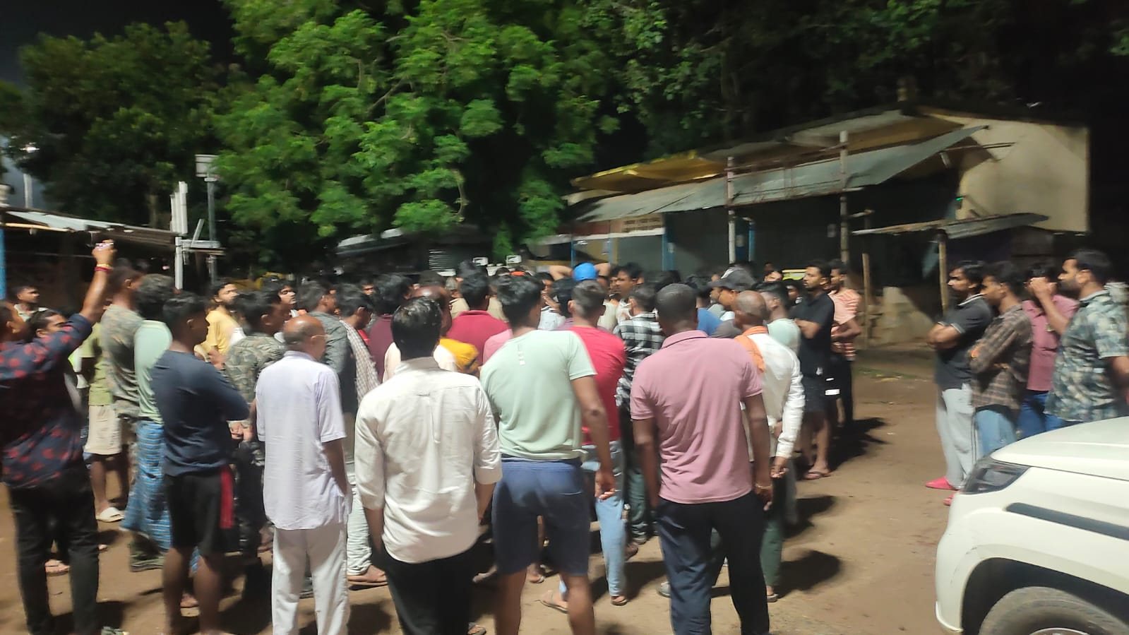 Big Breaking: पंखे से लटका मिला युवक का शव, भाजपा विधायक सहित 9 लोगों पर हत्या की प्राथमिकी दर्ज