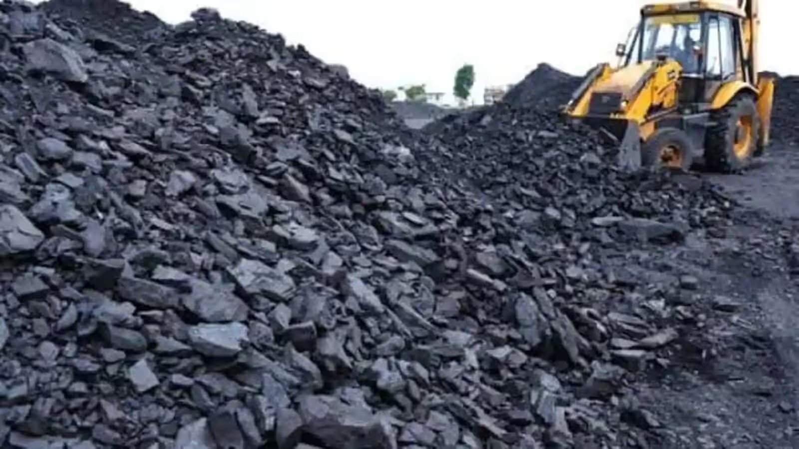 धनबाद में कोयला चोरी पर एक्शन: चिन्हित आउटसोर्सिंग साइटों पर क्यों उड़ाए जा रहे ड्रोन? CMD पर FIR को लेकर क्या बोले मरांडी