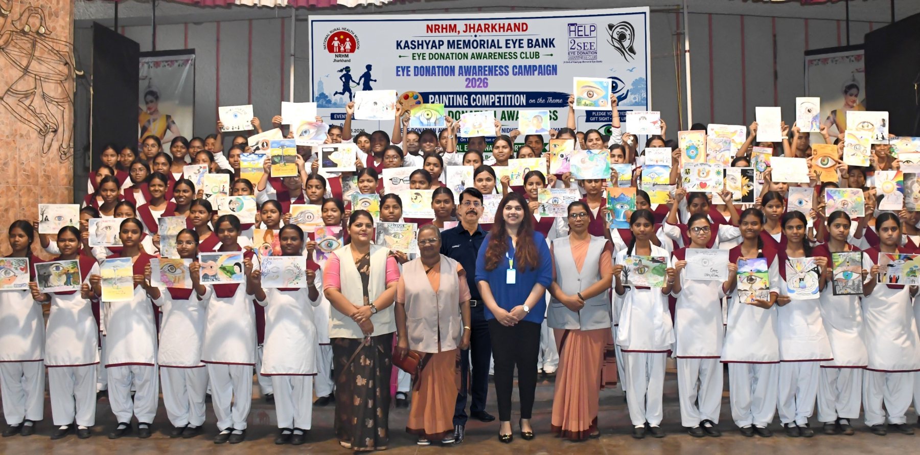 रांची के उर्सलाइन कॉन्वेंट में नेत्रदान को लेकर चलाया गया जागरूकता अभियान, सैकड़ों छात्राओं ने पेंटिंग से दिया संदेश