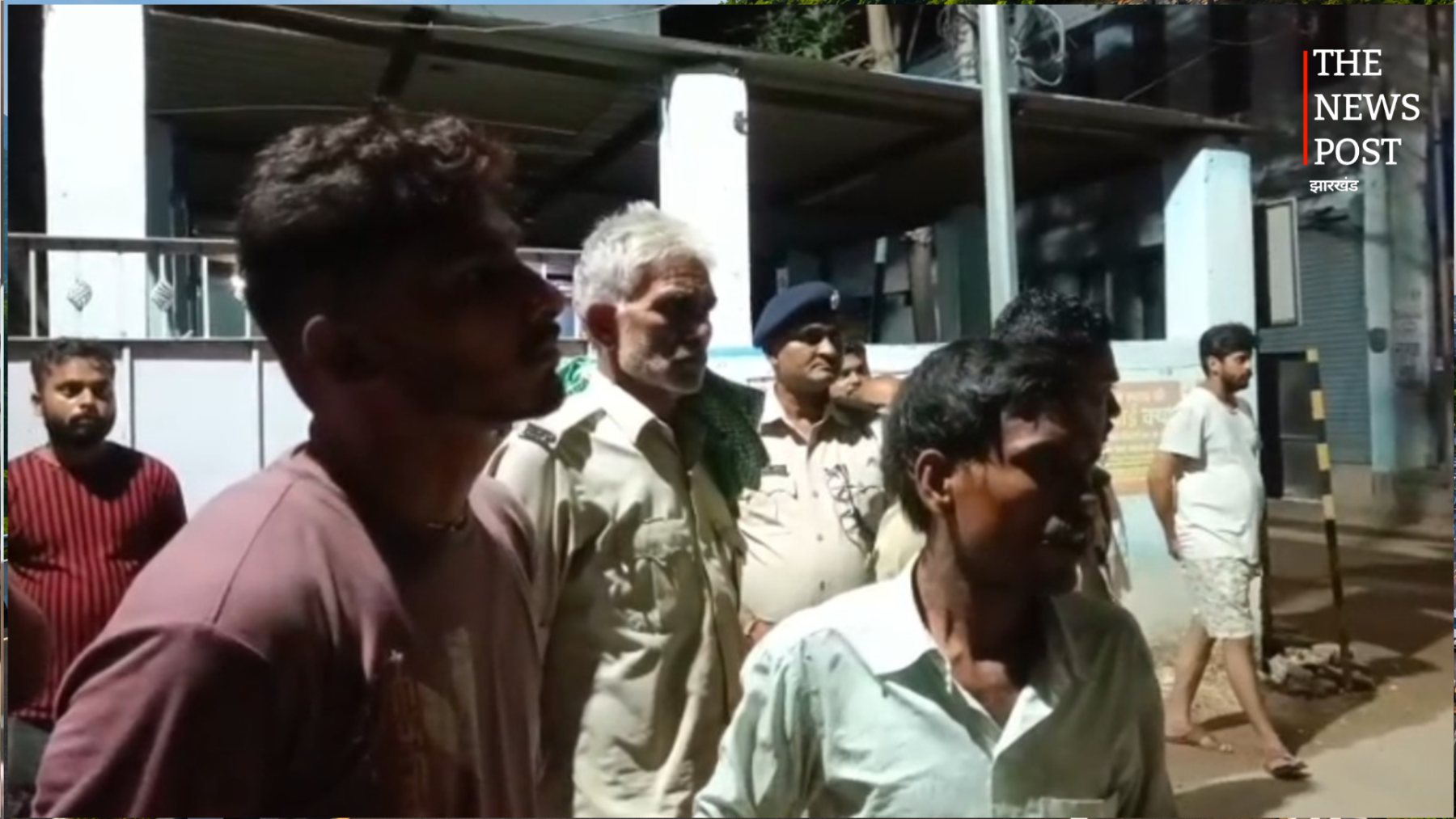 दुकान बंद कर घर लौट रहे स्वर्ण व्यवसायी को मारी 3 गोलियां, बैग लेकर भागे अपराधी,जानिए पूरी खबर