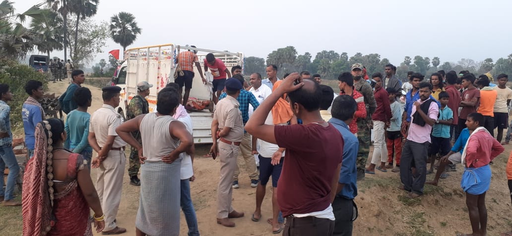 पत्नी व दो मासूम बच्चियों की निर्मम हत्या, पति ने थाने में किया सरेंडर