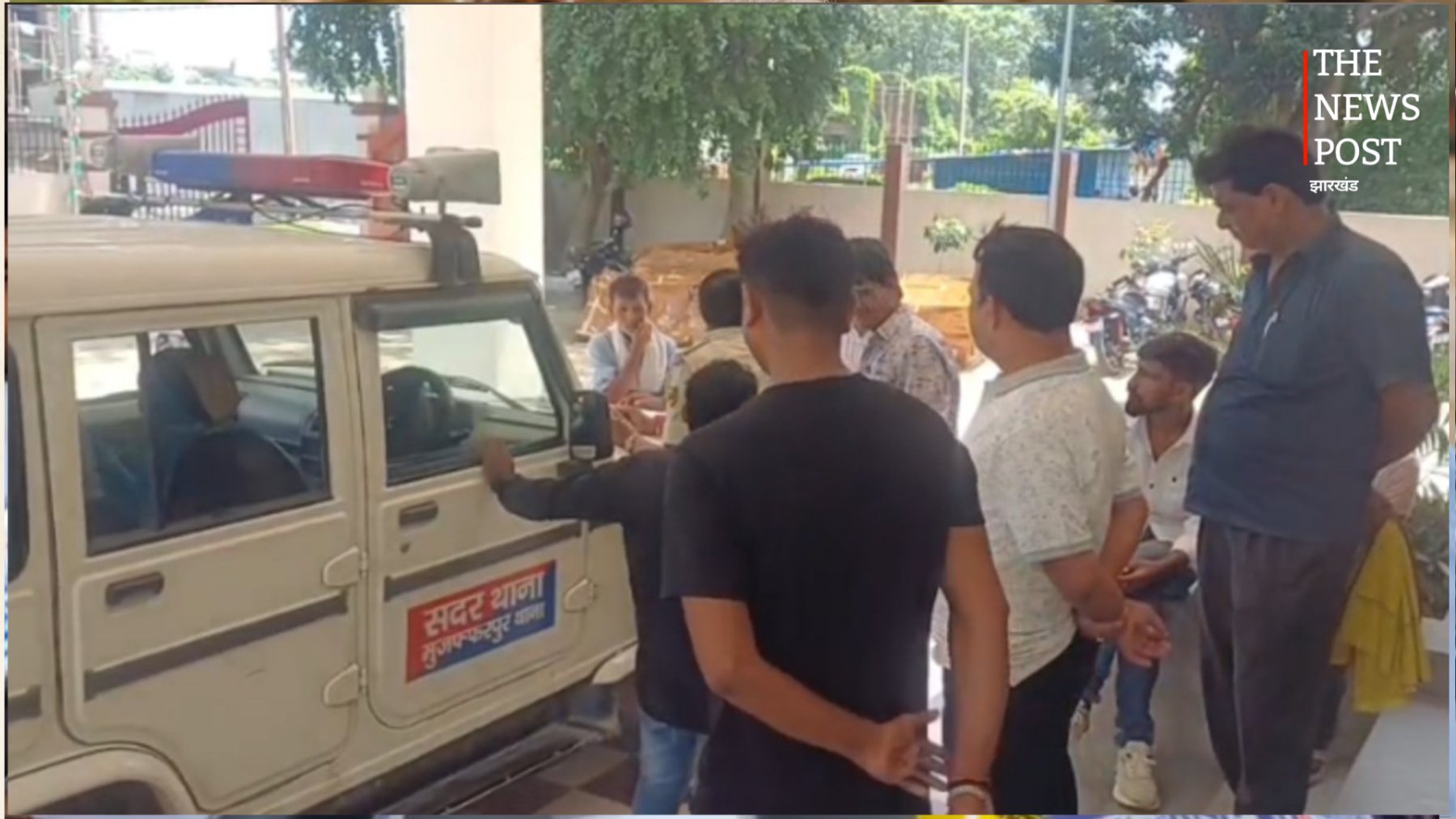 मुजफ्फरपुर में डायल 112 के चालक पर नशे में वाहन चलाने का आरोप, दो गाड़ियों को मारी टक्कर