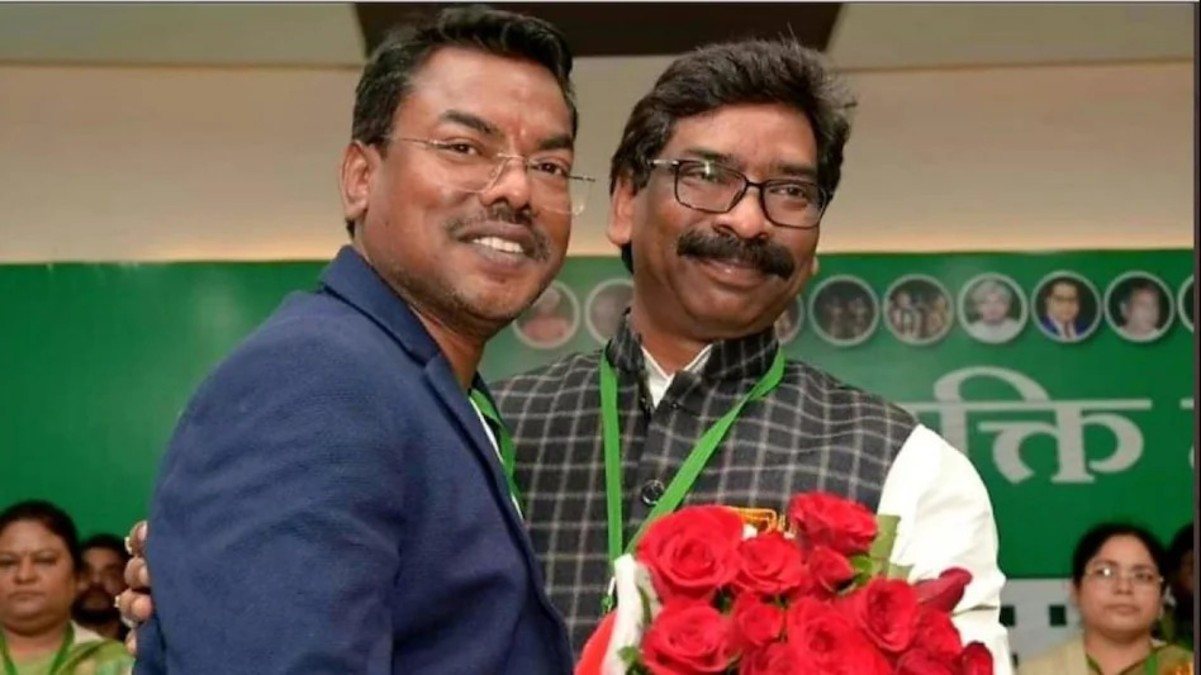 भाई बसंत के जन्मदिन पर CM हेमंत सोरेन ने दी बधाई, मरांग बुरु से मांगी लंबी उम्र और अच्छे स्वास्थ्य की दुआ