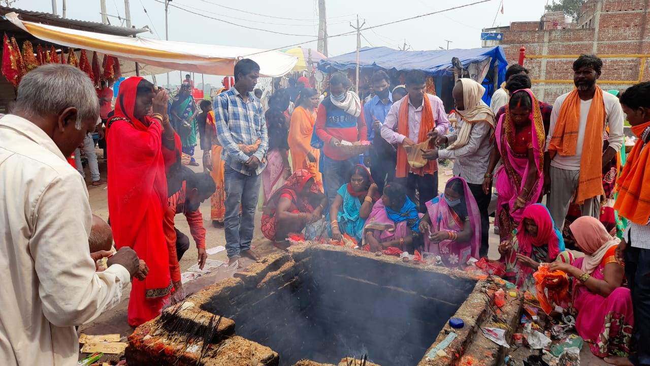 देवी धाम में चैती नवरात्र मेला आरंभ, तांत्रिक पूजा और सिद्धि प्राप्ति के लिए प्रसिद्ध है देवीधाम