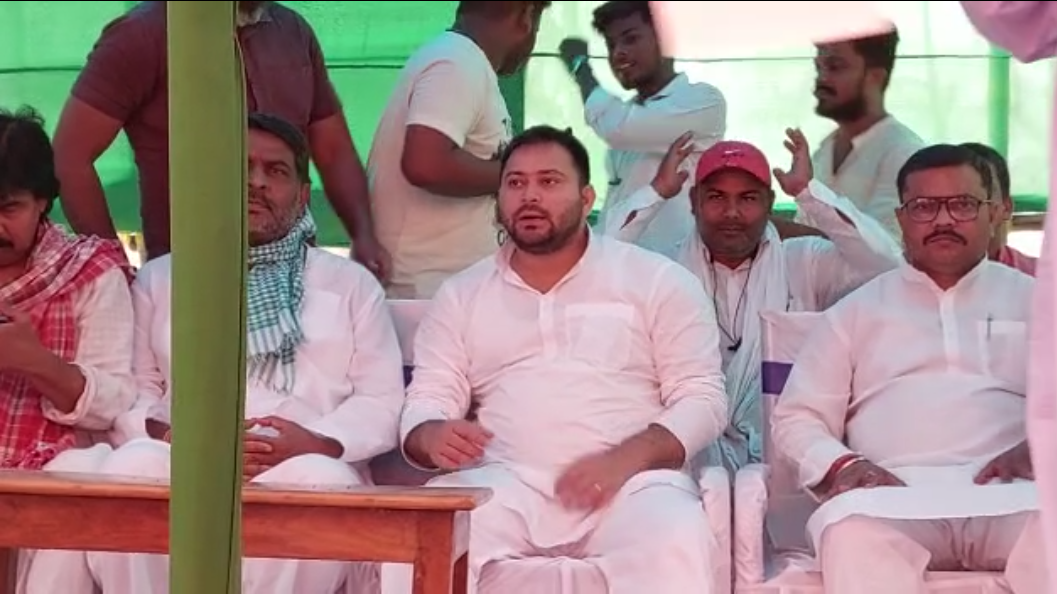 तेजस्वी यादव ने मंहगाई पर बीजेपी पर कसा तंज, कहा - "भाजपा वाले को महंगाई अब डायन नहीं बल्कि महबूबा और भौजाई लग रही है"