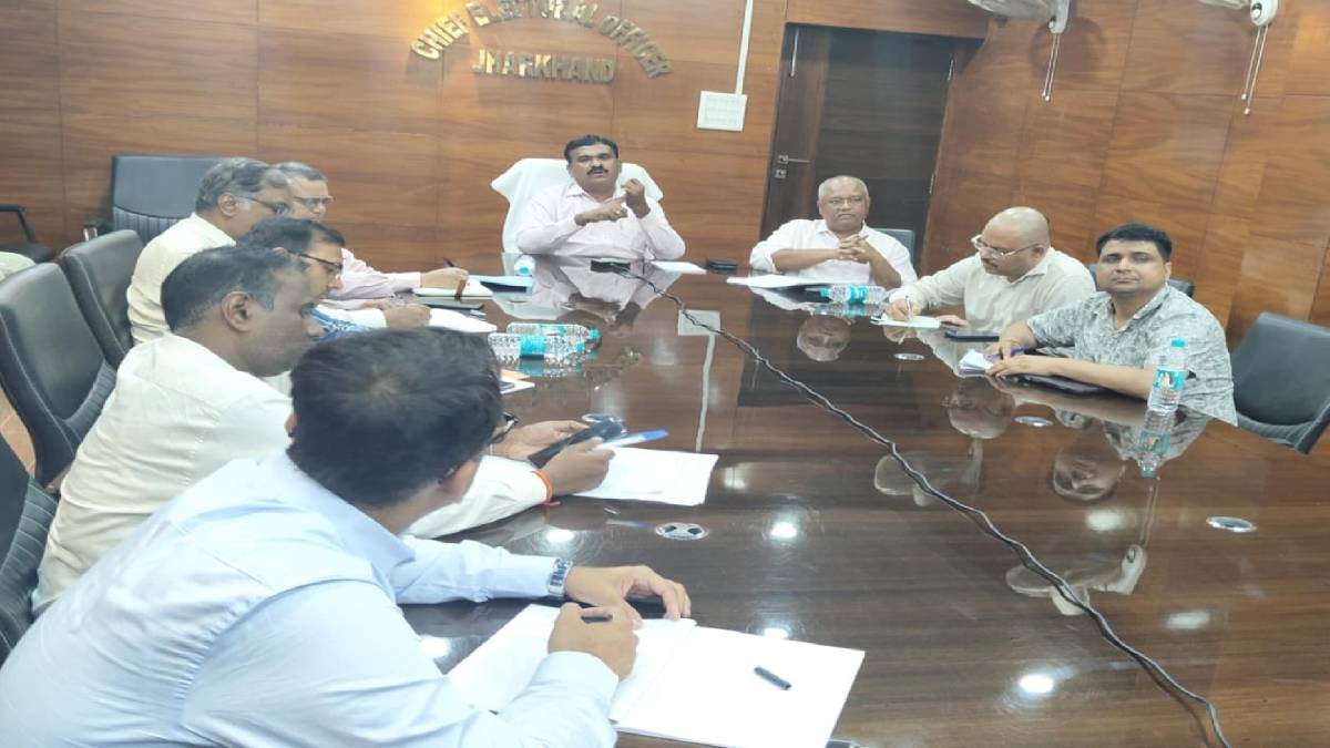 वोटर लिस्ट में अफगानी नागरिक का नाम, एक्शन में चुनाव आयोग, वोटर लिस्ट में जोड़ने वाले जाएंगे जेल  