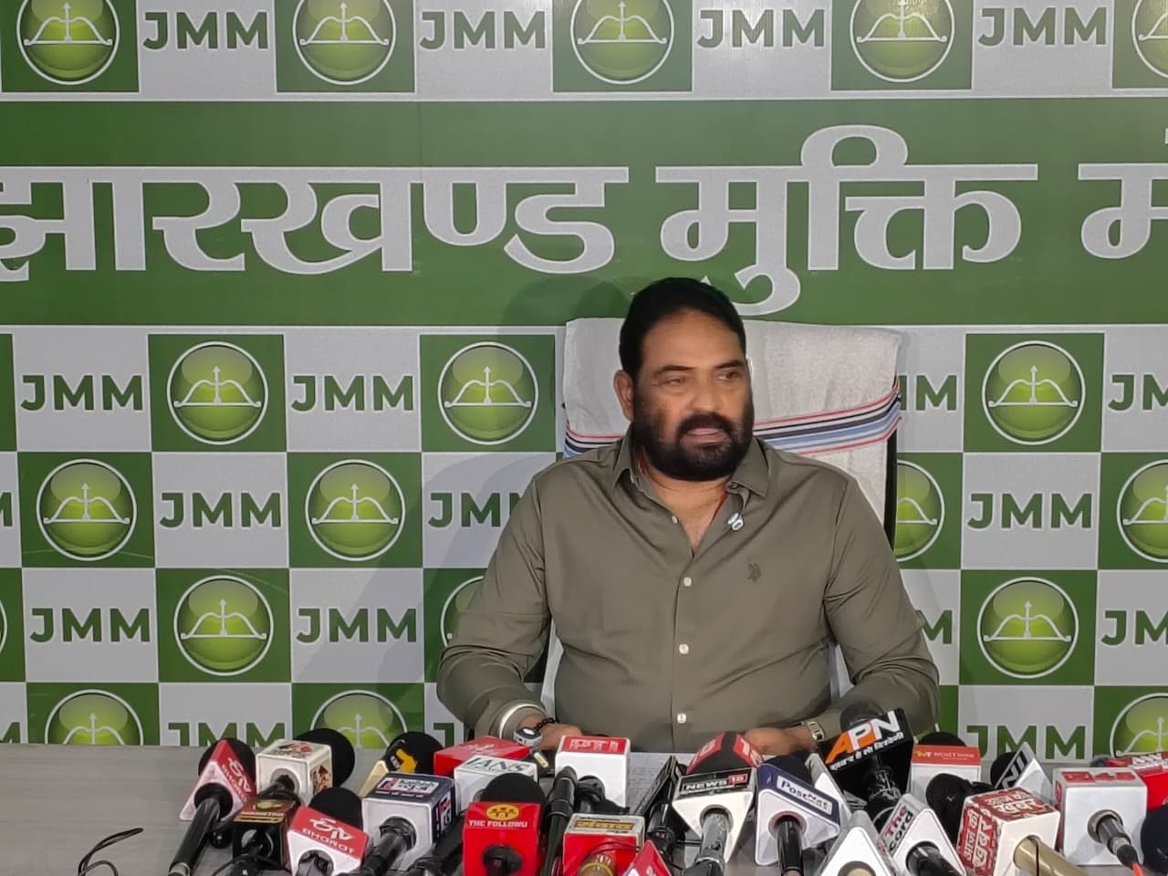 झामुमो का चुनाव आयोग पर सवाल, गुजरात में 10राजनीति दल को मिले 1हजार करोड़ रूपये किसके?