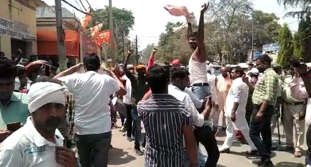 MLC चुनाव  : जीतने के बाद कुर्ता खोल कर नाचे सच्चिदानंद राय