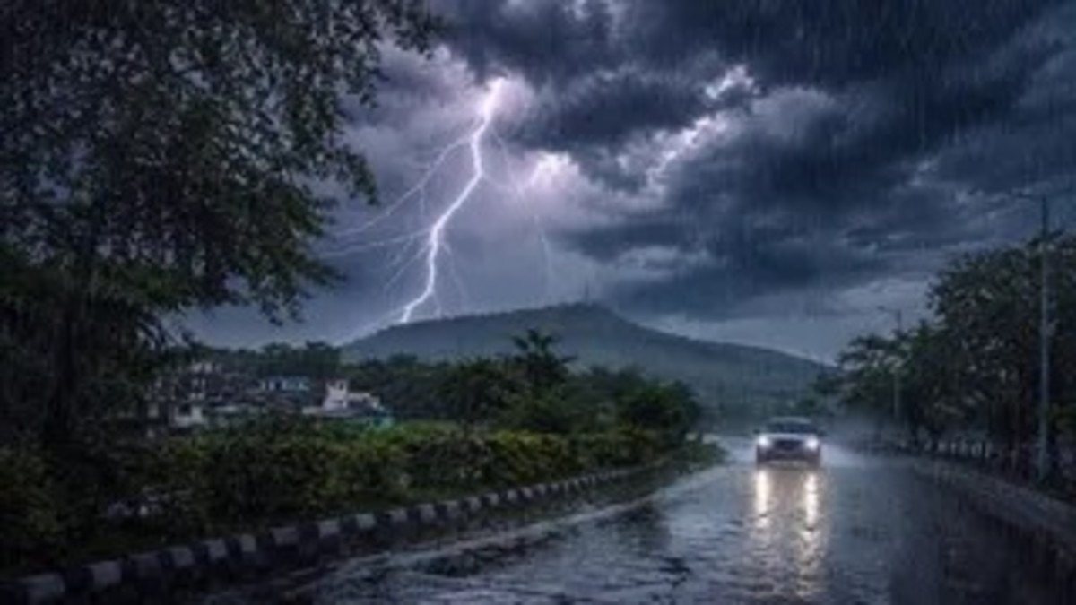 Jharkhand Weather: बारिश और वज्रपात को लेकर अलर्ट, जानें रांची समेत प्रमुख जिलों का हाल